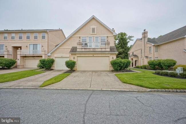 Photo - 16 Buckingham Pl