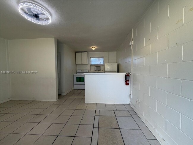 Photo - 319 Country Club Oval Unidad 3