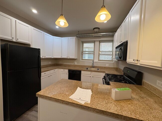 Photo - 1649 W Pratt Blvd Unit 1A