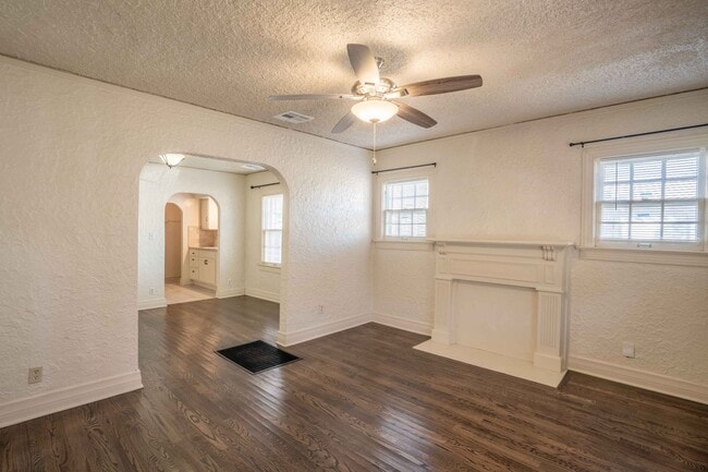 Photo - 1220 S Zunis Ave Unit 1220