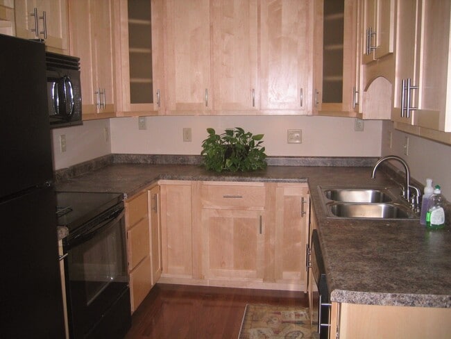 Photo - 1708 Kildahl Ave