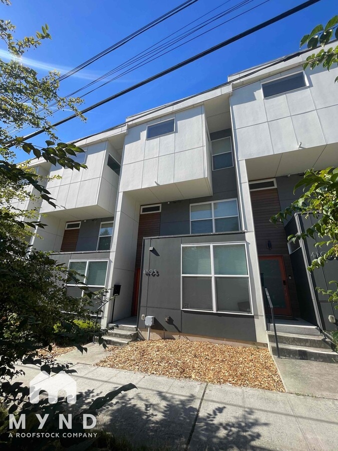 Photo - 4105 3rd Ave NW