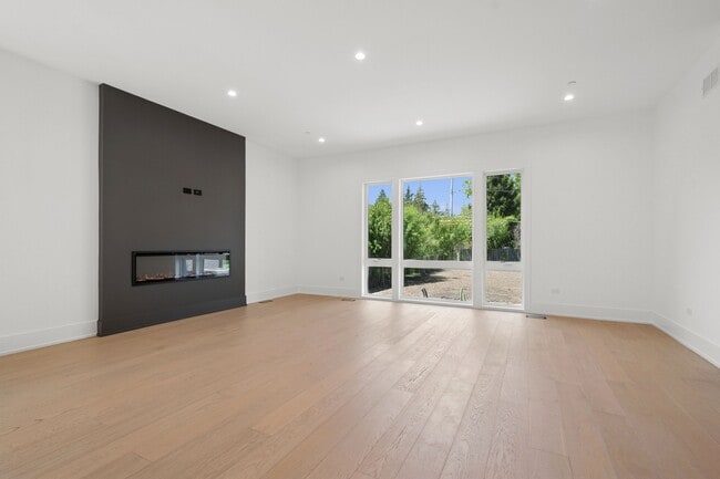 Photo - 9214 Washington St