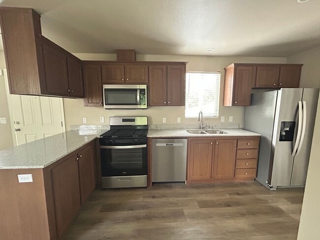 Photo - Available now! 2 bed/2 bath Close to Downtown Lodi