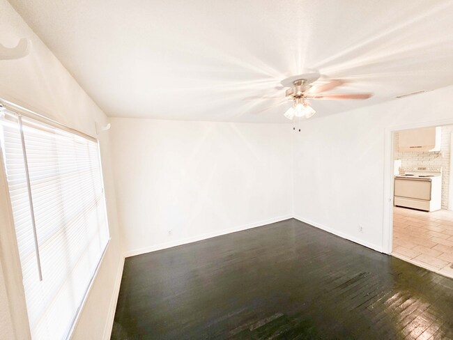 Photo - 205 N 13th St