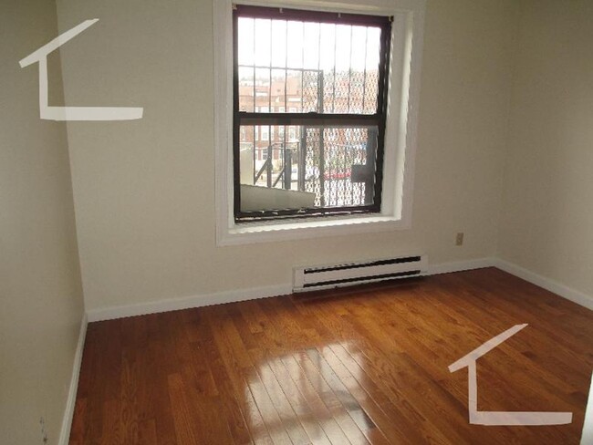 Photo - 2BR 1Bth unit. Heat/Hot Water included. Laundry in building