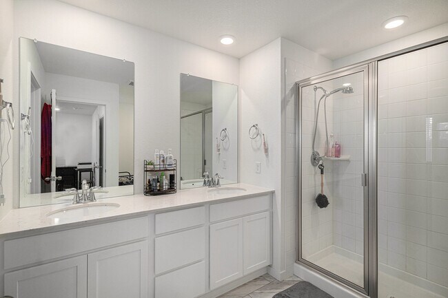 Photo - 635 Cottonwood Ave