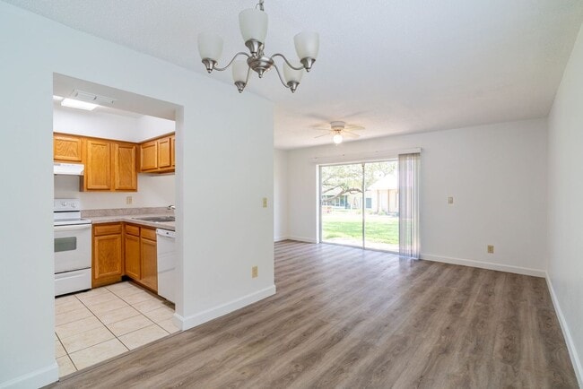 Photo - Beautiful 3 bedroom 2.5 bathroom townhouse for rent near USF.