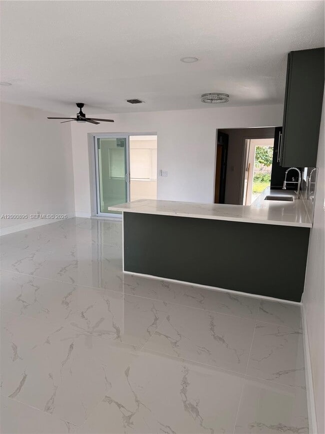 Photo - 7380 Cleveland St