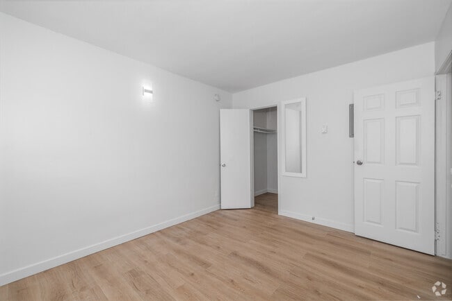 1BR, 1BA - 750SF - Bedroom