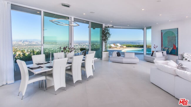 Photo - 1542 Blue Jay Way