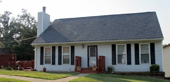 Building Photo - 927 Woods Hollow Dr