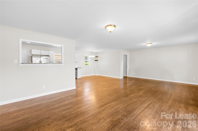 Photo - 4033 Woodgreen Terrace