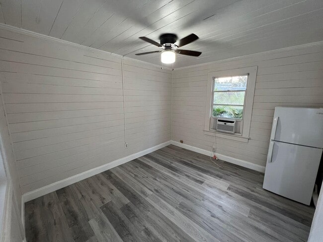 Photo - 2843 Forest Hill Blvd