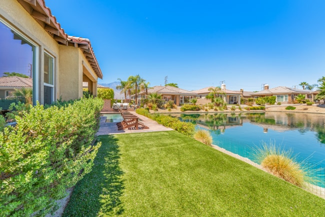65 Shoreline Dr
