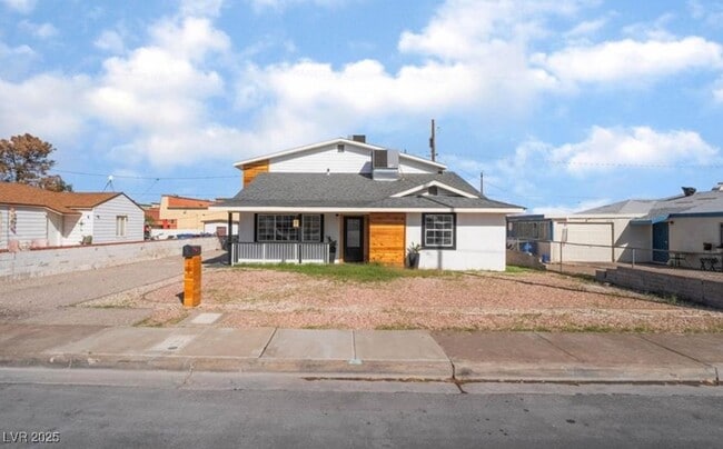 Building Photo - 116 W Victory Rd Rental