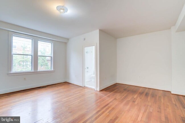 Building Photo - 3625 16th St NW Unit 302