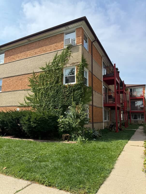 Building Photo - 4236 N Kedvale Ave Rental