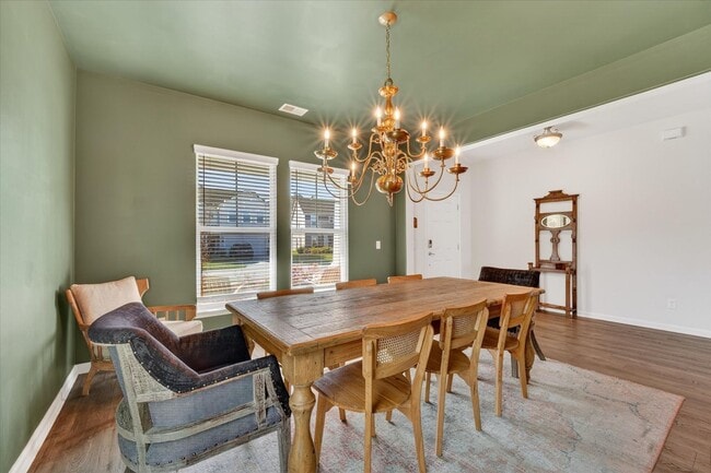 Photo - MOVE IN READY!-$500 OFF THE FIRST MONTHS RENT!-MOVE IN SPECIAL-BONUS ROOM!!