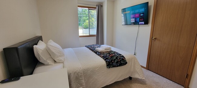 Building Photo - 19925 Wallingford Ave N