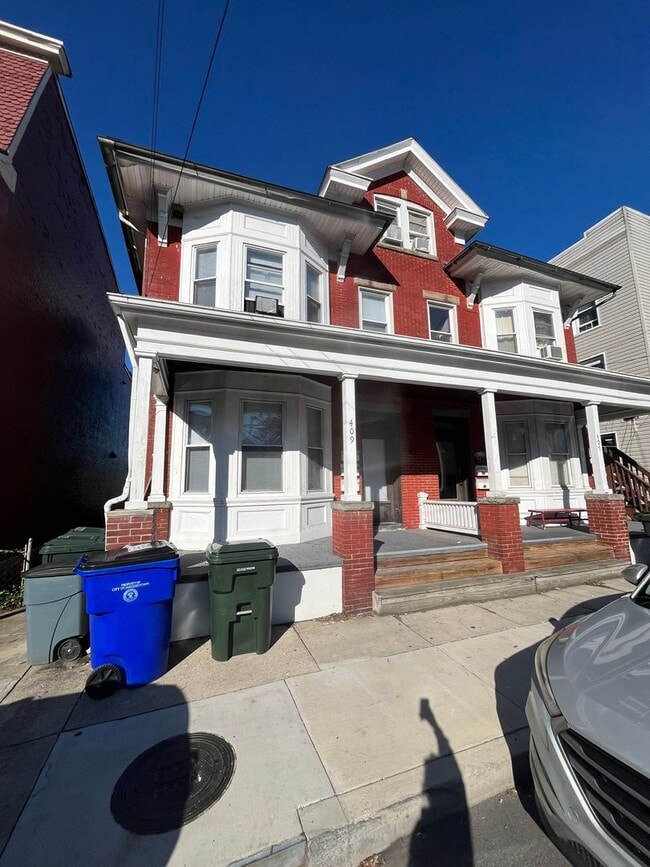 Building Photo - 409 S Potomac St Unit 1F
