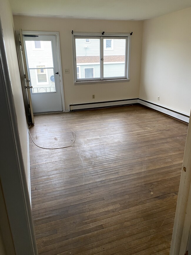 Building Photo - 4633 Lake Ave Unit 4633 Rental
