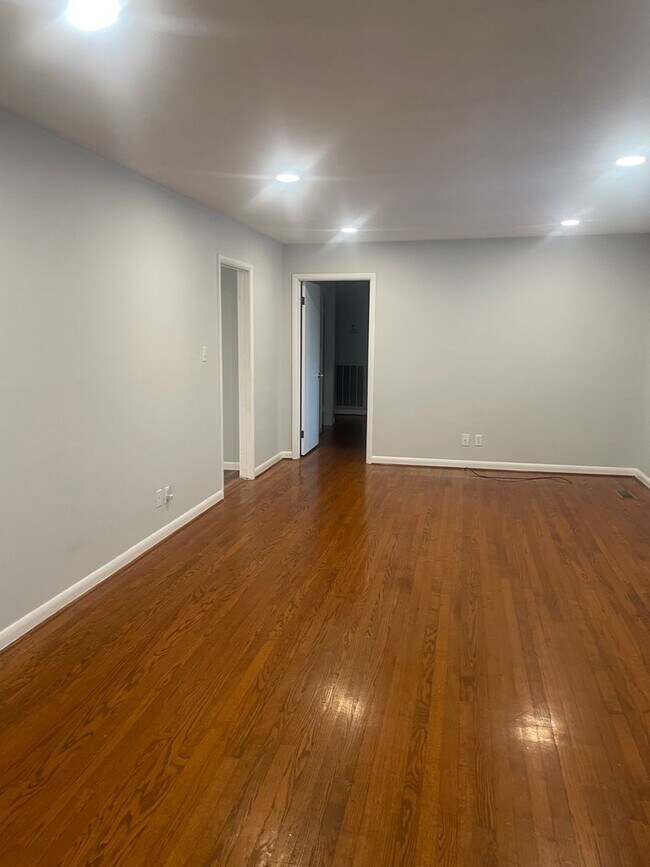 Photo - Knoxville 37918 - 3 bedroom, 1.5 bath home in Halls - Contact Lisa Vineyard and Shannon Russell (...