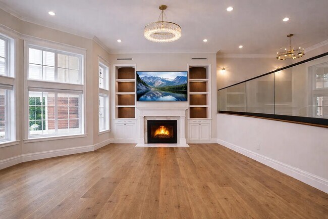 2430 Swanfield Ct