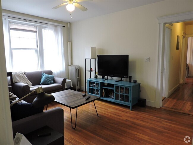 Building Photo - 27 Ellery St Unit 3 Rental