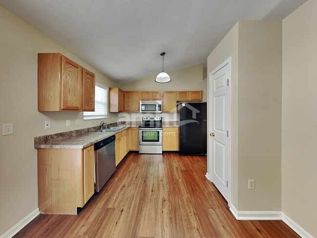 Photo - 3020 Lansdowne Ln