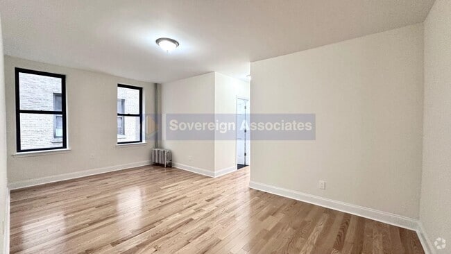 Building Photo - 1803 Riverside Dr Rental
