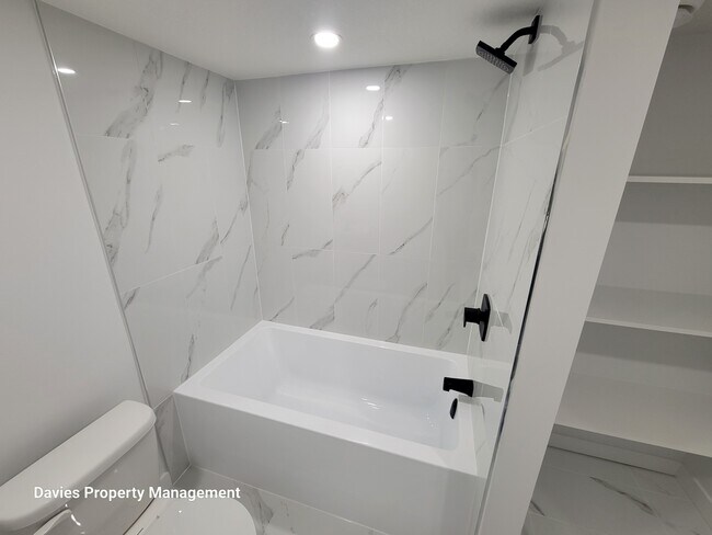 Photo - 16230-16219 19 Ave SW