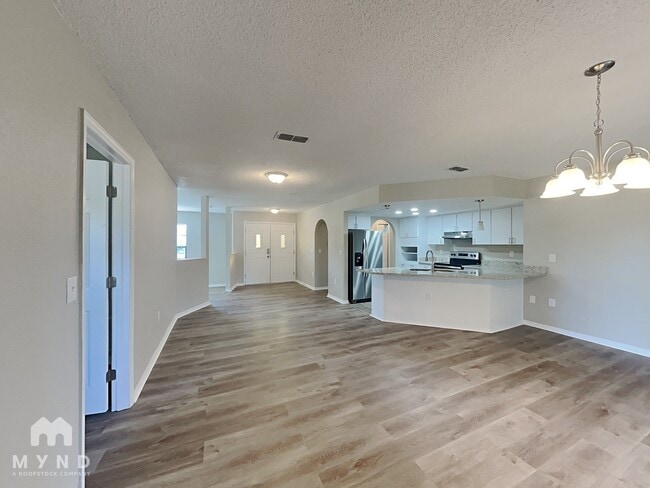 Photo - 10327 Lansfield St