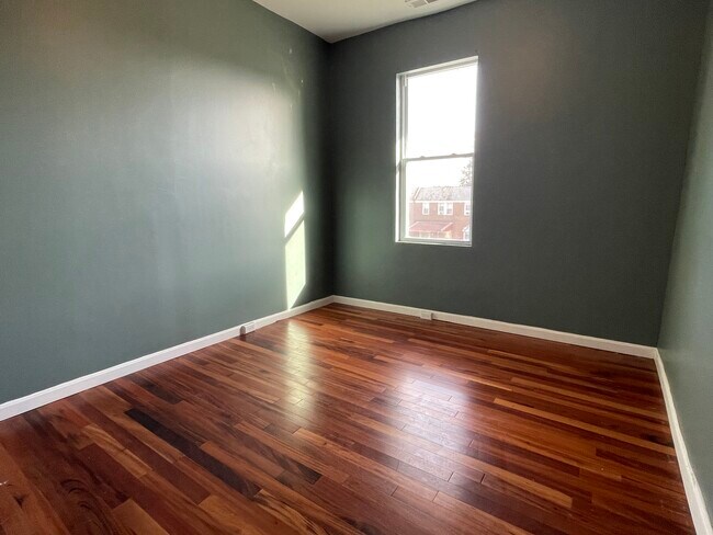 Unit B-Bedroom 1 - 2500 Keyworth Ave