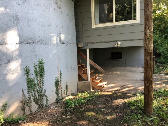 Photo - 1265 NE Hillside Dr Unit Lower