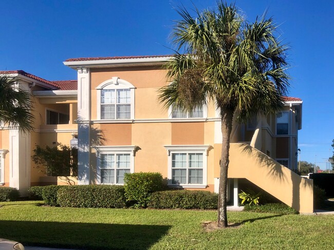 Building Photo - Newly updated 2 Bed / 2 Bath condo becomin... Unit 104