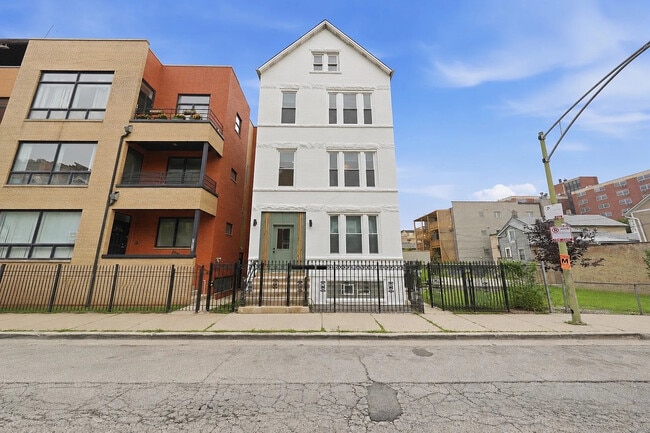 Building Photo - 1514 W Fry St Unit 1