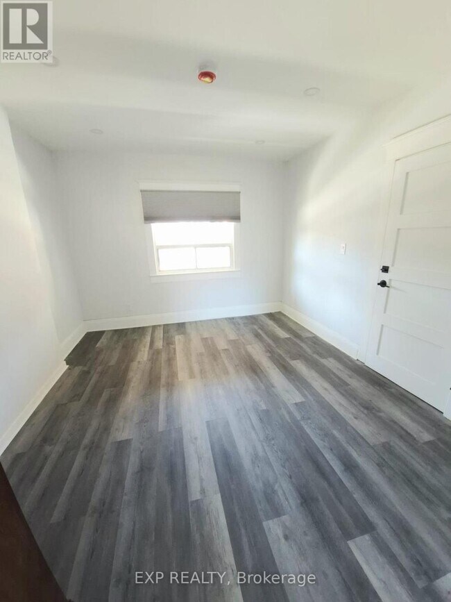 Photo - 137 Glenmore Rd