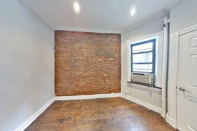 Photo - 221 E 23rd St Unit 18