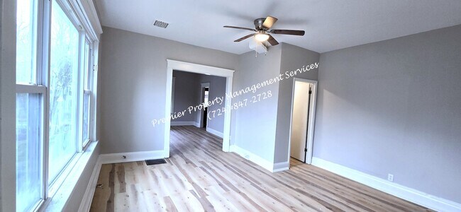 Photo - 1429 Hall Ave Unit 102