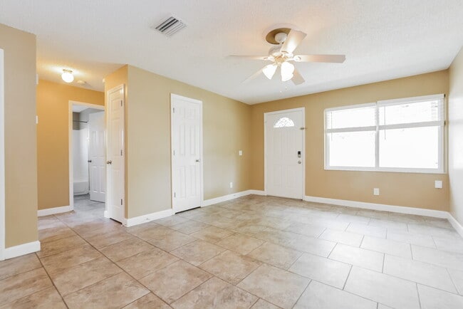Photo - 1264 Croftwood Dr