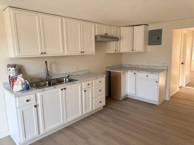 Photo - 409 W Mable St