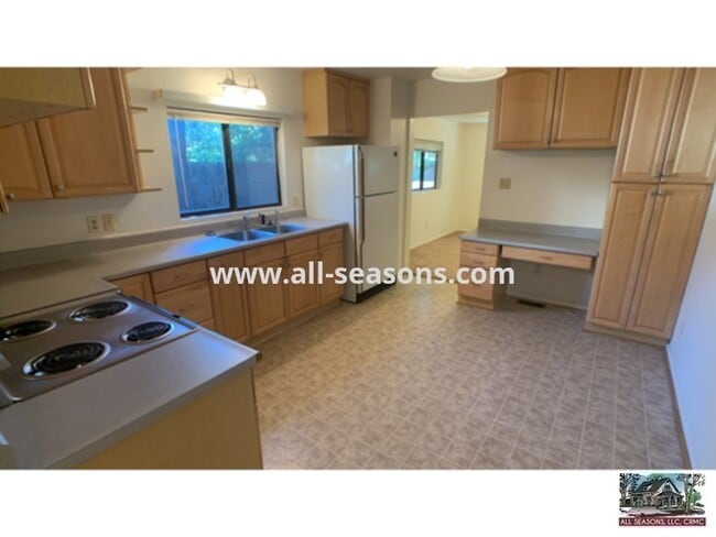 Photo - Wonderful Rancher in Old Colorado City!