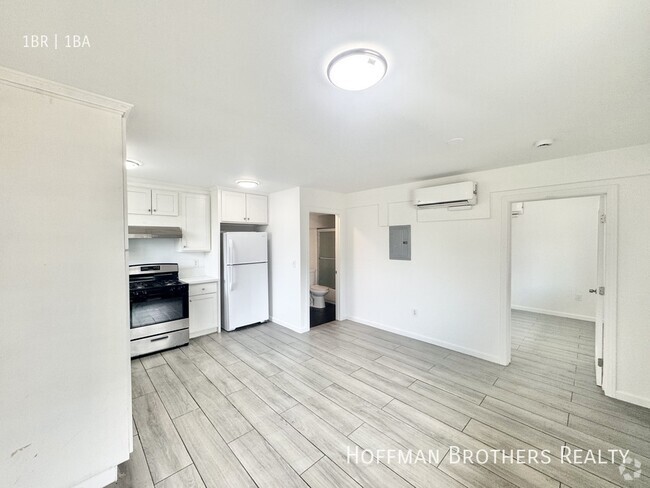 Building Photo - 11604 Sylvan St Unit 10A Rental