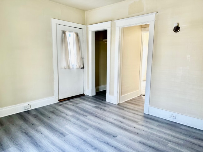 Photo - 647 W Lexington Ave Unit 3