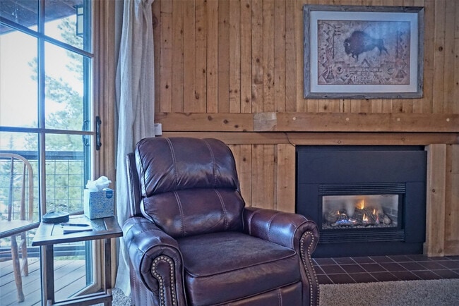 Building Photo - 2933 Mountaineer Cir