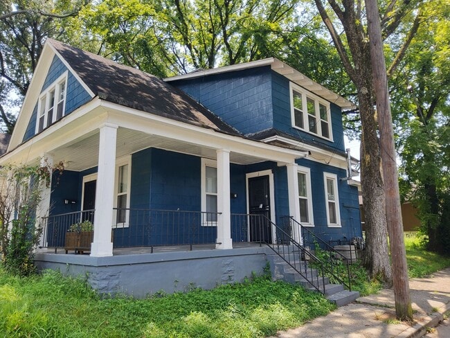 Building Photo - 925 S Cox St