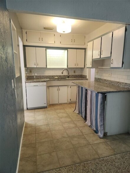 13406 Boca Ciega Ave Unit 4