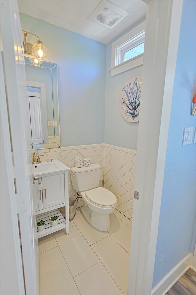 Photo - 2610 Ave Q 1/2