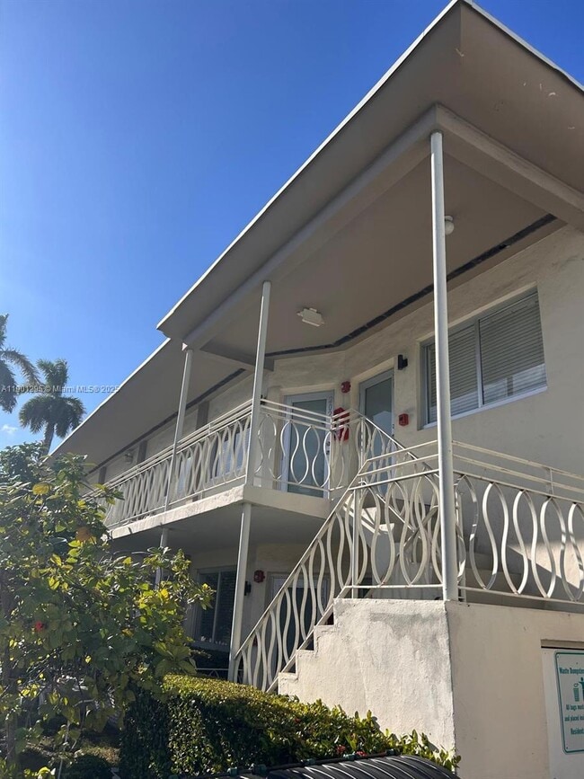 Photo - 1601 Meridian Ave Unidad 201